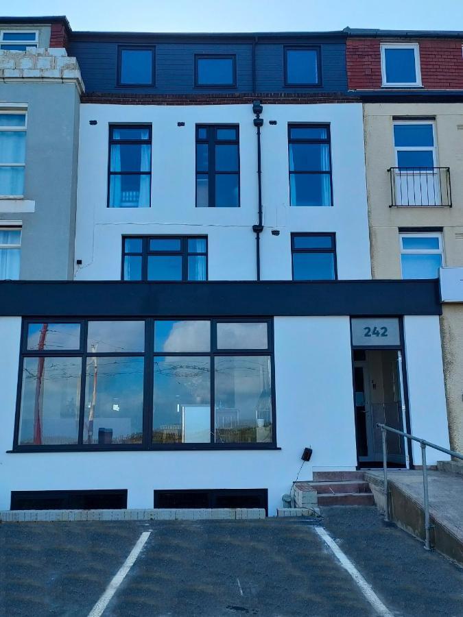 Hotel242 Blackpool Exteriör bild